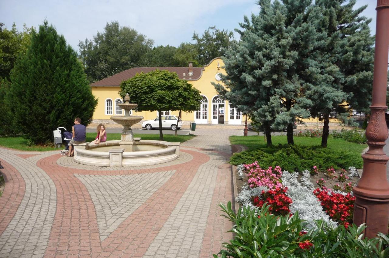 Balaton Art Guesthouse Balatonszemes Exterior photo