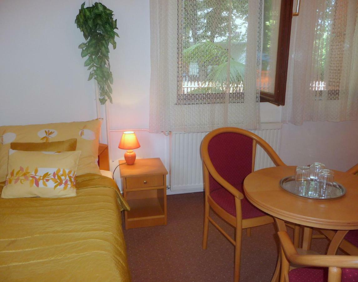 Balaton Art Guesthouse Balatonszemes Exterior photo